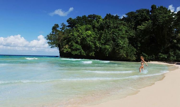 Vacances à la plage: la Jamaïque offre un régal tropical aux Britanniques à double piqûre