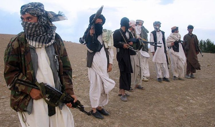 Catastrophe pour Joe Biden alors que les talibans capturent trois autres villes afghanes