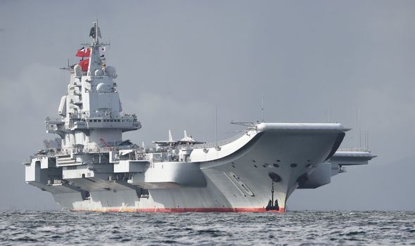 Navire de guerre : le porte-avions chinois, le Liaoning