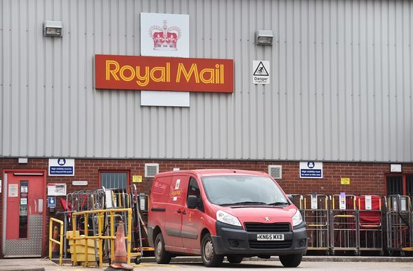 Royal Mail suscite la colère après que des colis manquants soient mis aux enchères