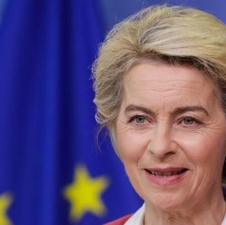 L'UE "supprimera les pouvoirs souverains" des membres alors que le Brexiteer émet une alerte de super-État européen