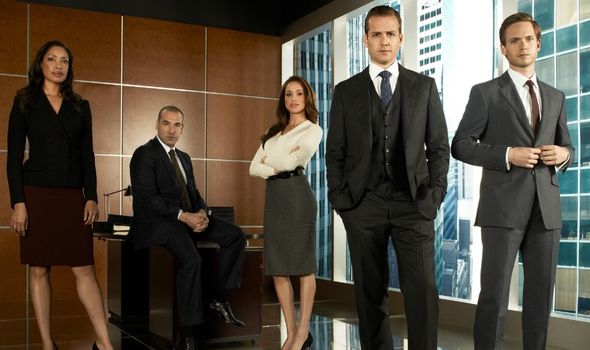 Meghan Markle avec le casting de Suits.