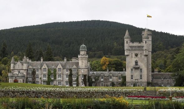 Pourquoi le château de Balmoral est le lieu de séjour préféré de la reine