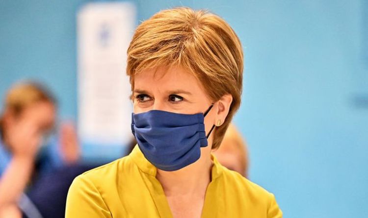 Sturgeon a averti qu'une majorité mince comme un rasoir ne peut pas sceller l'indépendance alors que le SNP est invité à prolonger le vote
