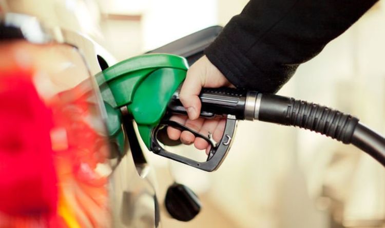 AA avertit les propriétaires de voitures à essence classiques "ne veulent pas laisser" le nouveau carburant E10 dans leurs réservoirs