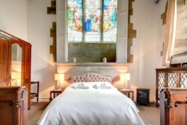 Ancienne église du Yorkshire convertie en Airbnb spirituel avec son propre jacuzzi