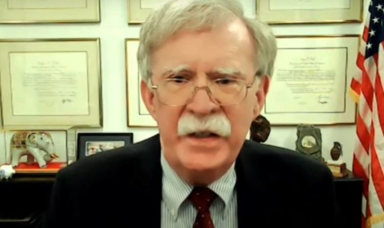 'Arrêter!'  John Bolton éclate sur Sky News dans une rangée furieuse "Combien de risques accepterez-vous!"