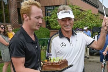 Bernhard Langer, double champion des Masters, tire son âge pour la première fois à l'occasion de son 64e anniversaire