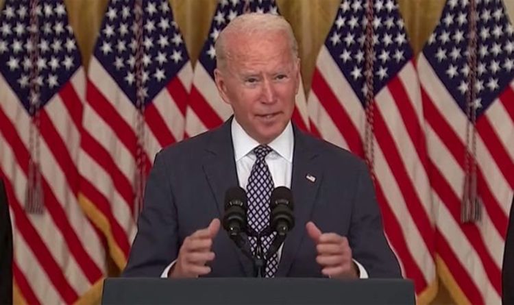 Biden insiste sur le fait que "personne n'a remis en question" la crédibilité des États-Unis sur l'Afghanistan - malgré la colère mondiale