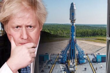 Boris Johnson a averti qu'une "anomalie" de la législation risquait de perdre sa participation dans l'industrie spatiale de 400 milliards de livres sterling