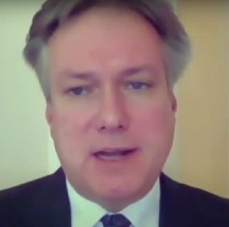 Boris Johnson grillé pour un système de feux de circulation «trop complexe et restrictif» pour voyager