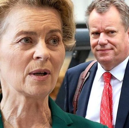 Ça ne fonctionne pas!  Une nouvelle bataille pour le Brexit se profile alors que Frost s'apprête à enflammer une nouvelle querelle sur un accord détesté