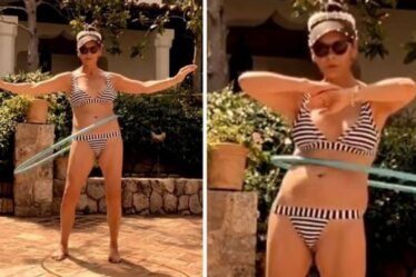 Catherine Zeta-Jones présente une silhouette incroyable en bikini à rayures pour une vidéo de hula hoop