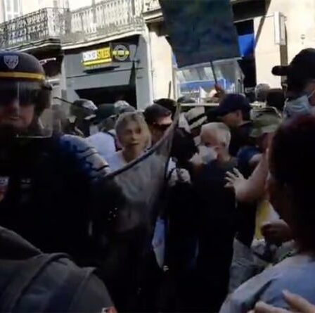 Chaos en France: Macron incapable d'arrêter un autre week-end de protestations furieuses alors que la violence éclate