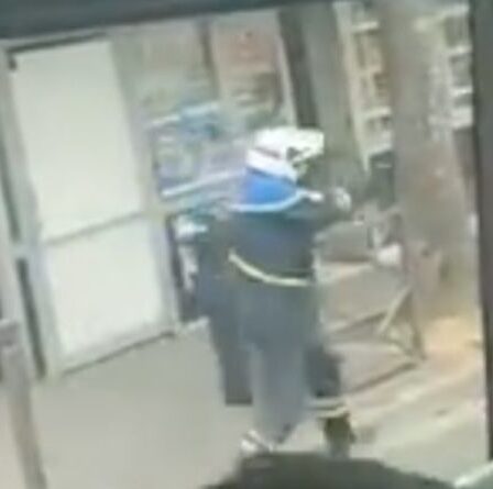 Chaos en France alors que la police ouvre le feu dans une rue animée en plein jour – les spectateurs sont terrifiés