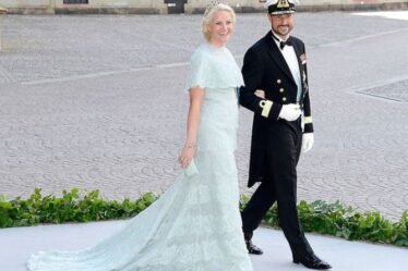 'Charmant!'  Les fans royaux jaillissent de la douce photo du jour du mariage de la famille royale norvégienne