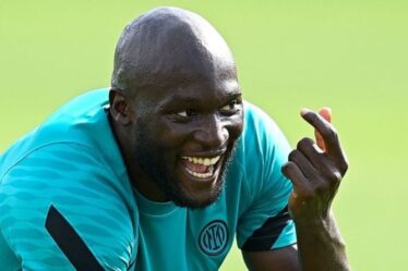 Chelsea « décide des trois prochains mouvements » alors que « l'Inter Milan accepte l'offre de Romelu Lukaku de 97 millions de livres sterling »