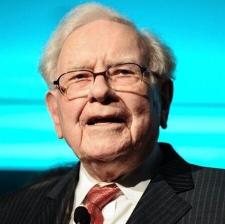 Comment Warren Buffet investirait 7 000 £: Conseils pour gagner de l'argent en investissant