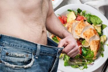 Comment perdre de la graisse viscérale : trois ingrédients à inclure dans « chaque repas » pour réduire la graisse du ventre