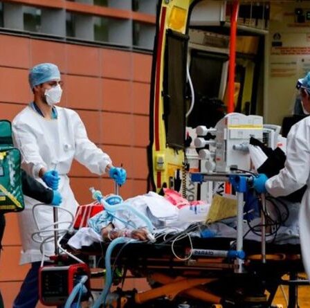 Covid pourrait revenir « en rugissant » – avertissement d’experts alors que Boris a exhorté « ne quittez pas la balle des yeux ! »