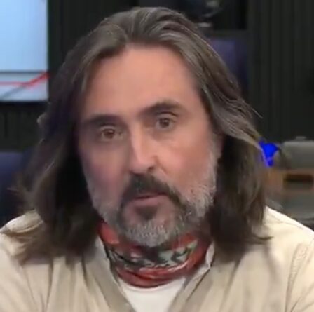 « Donnez-moi la peine de mort ! »  L'hôte de GB News subit une réaction furieuse contre les commentaires de Covid