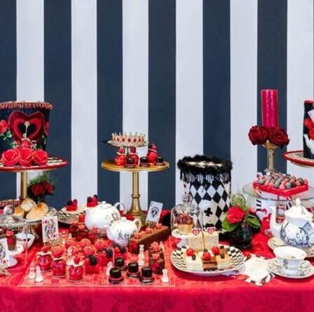 Essayez ce thé de l'après-midi sur le thème d'Alice au pays des merveilles dans un spa de luxe à Londres