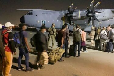 Evacuation de Kaboul: les Britanniques avertis d'éviter l'aéroport en raison d'une "menace élevée" d'attaque terroriste