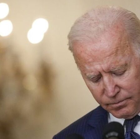 Évaluation d'approbation de Joe Biden PLUMMETS - trois raisons pour lesquelles le président américain fait face à une baisse de popularité