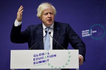 Fureur du crédit universel: Boris a mis en garde contre la révolte alors que les avantages sociaux étaient réduits