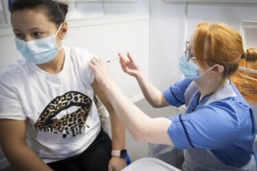 « Gagnez beaucoup de temps ! »  La Grande-Bretagne prévoit de combiner des injections de rappel de Covid et de grippe en 2022