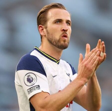 Harry Kane "sérieusement ennuyé" par Tottenham affirme que Gary Neville alors que la star a offert des conseils