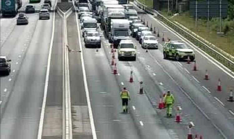 Horreur M1: deux enfants de 4 et 10 ans, tués dans un accident de « conduite en état d'ivresse » entre une voiture et un camion