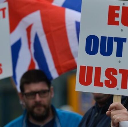 Il est temps d'agir !  Maintenant, l'Irlande a reçu l'ordre d'entrer dans une querelle tendue entre l'UE et le Brexit Grande-Bretagne