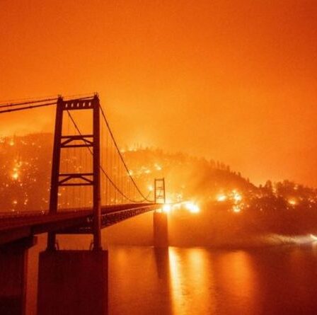 Incendies de forêt en Californie: avertissement d'évacuation émis alors que les flammes rugissent - "Aujourd'hui a été difficile"