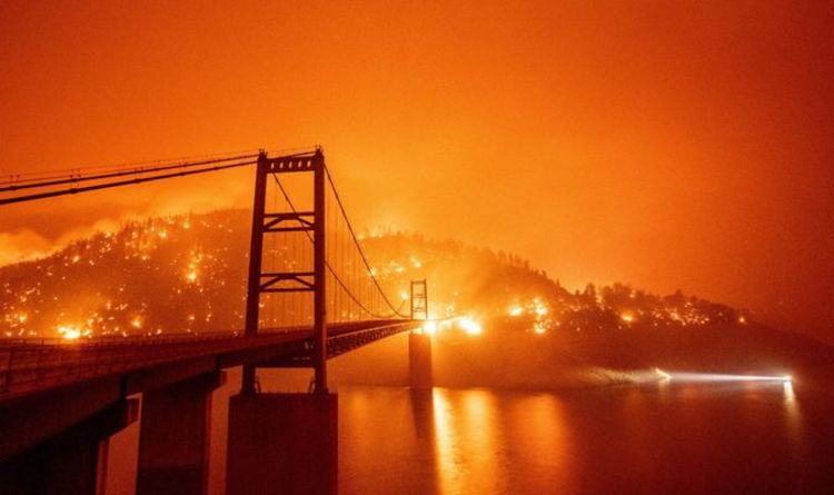 Incendies de forêt en Californie: avertissement d'évacuation émis alors que les flammes rugissent - "Aujourd'hui a été difficile"