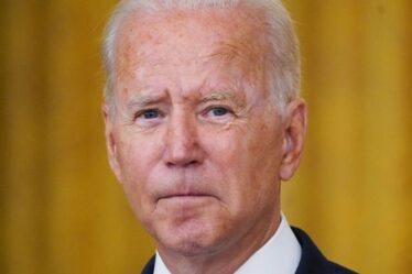 Joe Biden a critiqué après que les États-Unis ont donné leur feu vert à la Russie pour "tenir l'Union européenne en otage"