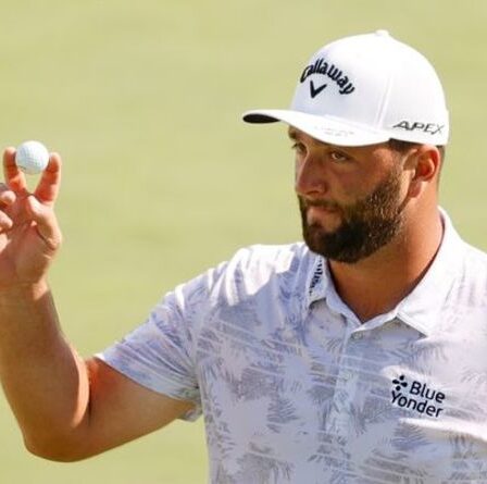 Jon Rahm et Rory McIlroy partagent la tête aux côtés de Sam Burns lors de la première journée du championnat BMW