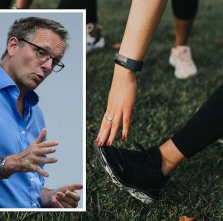 "Juste quelques minutes": Michael Mosley partage un exercice "efficace" pour aider à perdre la graisse du ventre