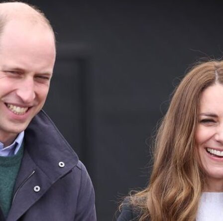 Kate et William ont laissé des points de suture alors que Camilla se précipitait pour résoudre l'erreur de garde-robe de Charles