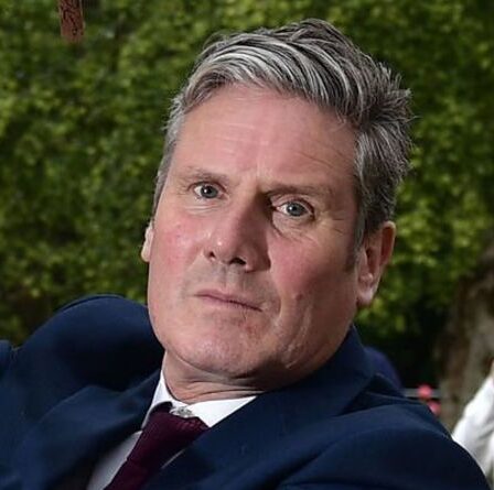 Keir Starmer prend des coups alors que le public rend son verdict: "Ça ne ressemble pas à un PM en attente!"