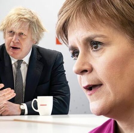 L'Ecosse décidera !  Sturgeon va accélérer les plans pour un nouveau référendum alors qu'elle affronte Boris