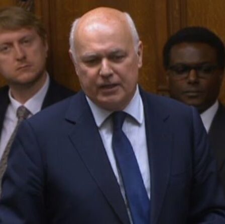 L'IDS prévient que le Royaume-Uni doit fléchir sa puissance militaire ou la Chine envahira Taïwan après une retraite ignoble