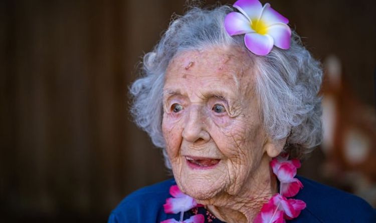 La femme la plus âgée de Londres, 108 ans, n'est pas impressionnée par Covid - "Rien comparé à la Première Guerre mondiale!"