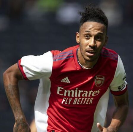 La position de transfert de Pierre-Emerick Aubameyang émerge alors qu'Arsenal conteste l'intérêt de Barcelone