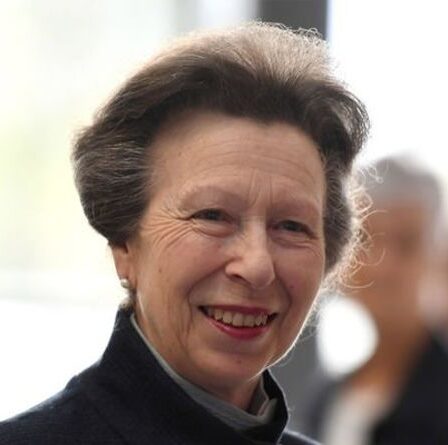 La princesse Anne "universellement respectée", déclare un initié royal: "Ce que vous voyez est ce que vous obtenez"