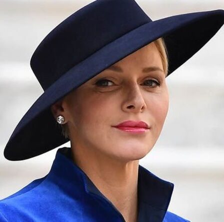 La princesse Charlene dans un «jeu d'attente» alors qu'elle devrait passer des semaines plus loin d'Albert