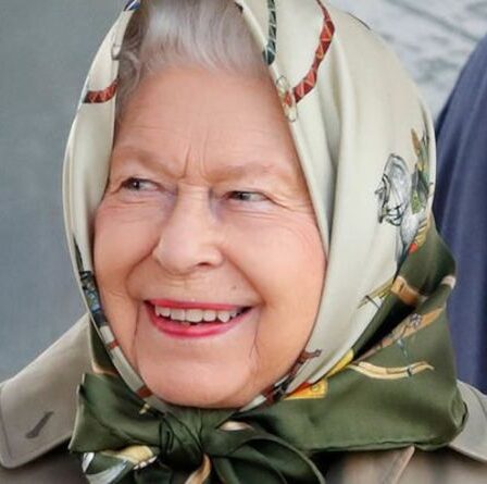 La reine a un «pique-nique avec ses arrière-petits-enfants» dans un lieu de beauté bien-aimé honoré d'un mouvement clé