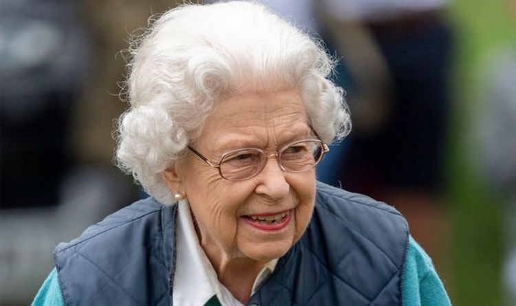La reine fait un clin d'œil spécial à la «dame amie» la plus proche du prince Philip malgré les restrictions funéraires