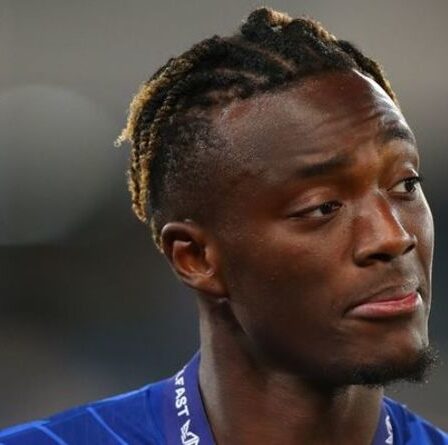 La star de Chelsea Tammy Abraham "téléphonée par le patron de Barcelone Ronald Koeman" lors d'une tentative de détournement de Roma