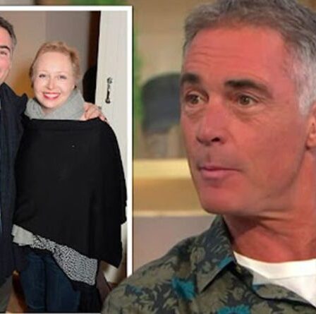 La star stricte Greg Wise partage la raison déchirante de son inscription "C'est pour elle"